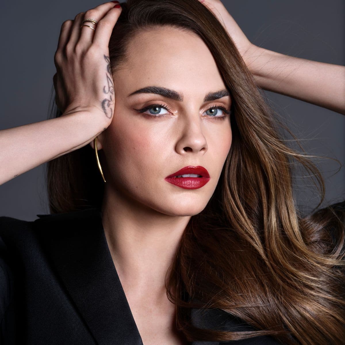  Cara Delevingne on Nostalgic Fragrances, '70s Bangs, and the Advice She'd Give Her 20-Year-Old Self 